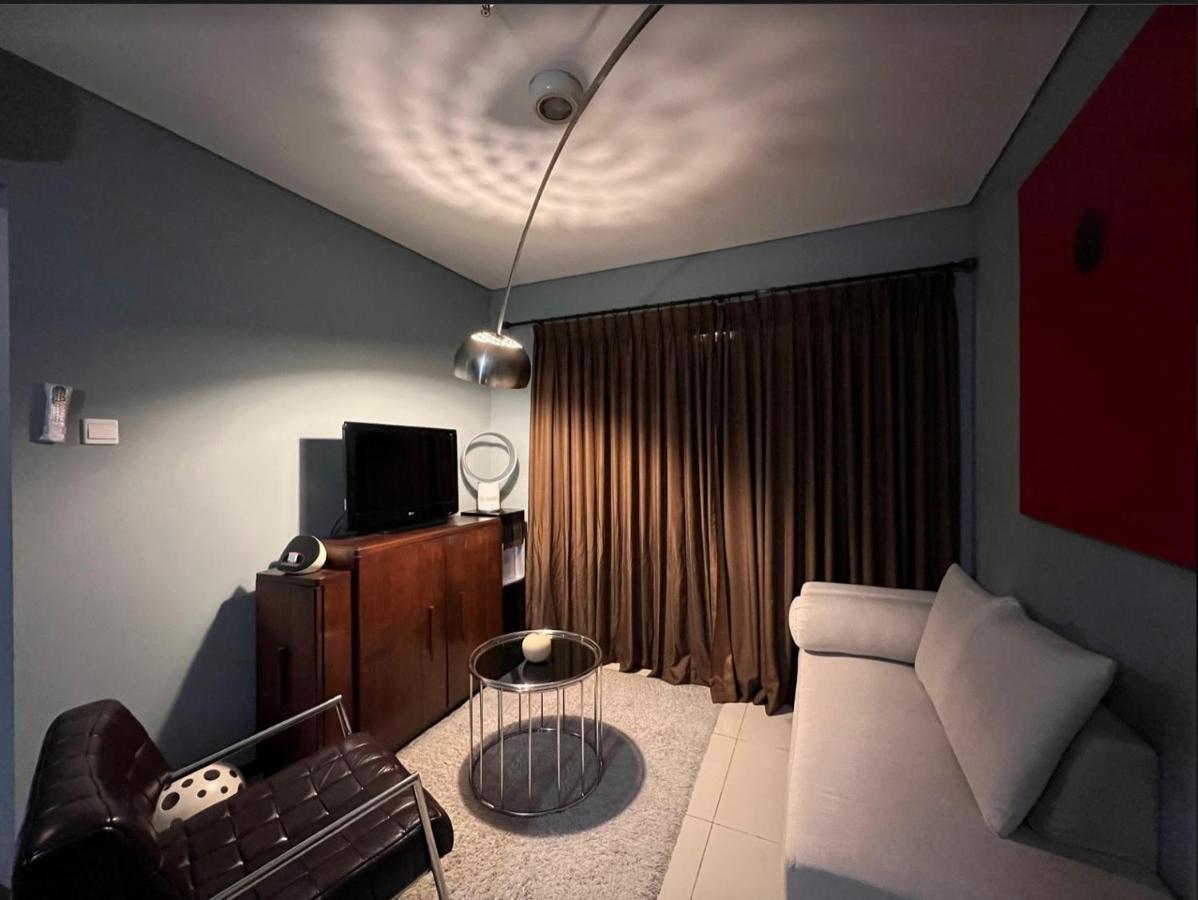 2 Bedrooms - Thamrin Executive Apartment At Jakarta Center Εξωτερικό φωτογραφία